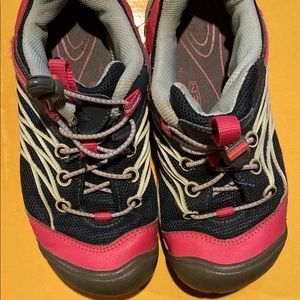 Girls Keen shoes